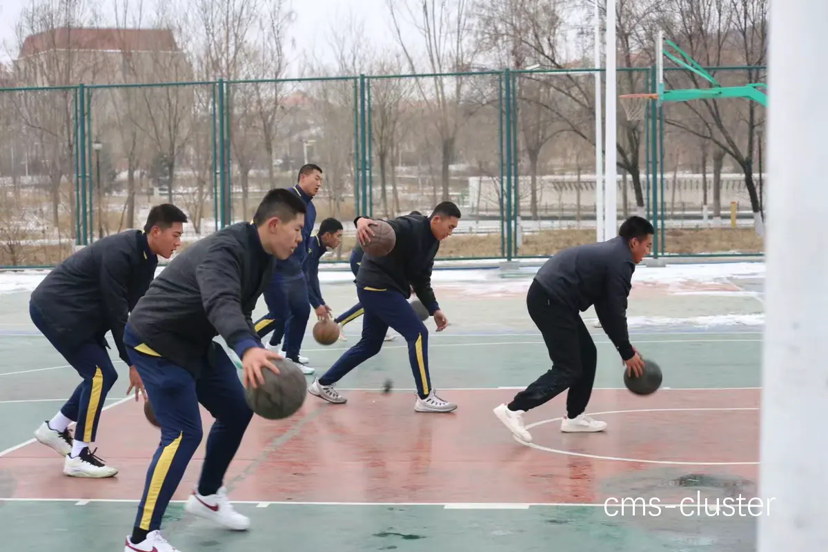 大学篮球团队训练