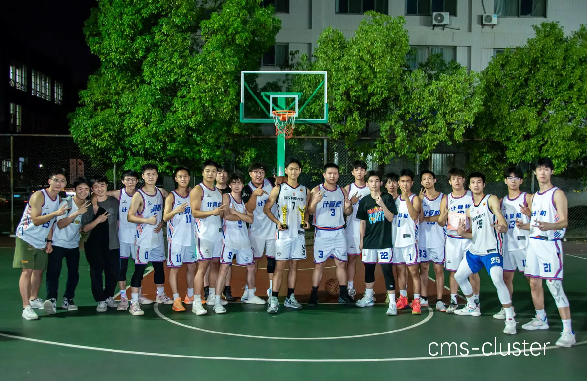 篮球爱好者合影