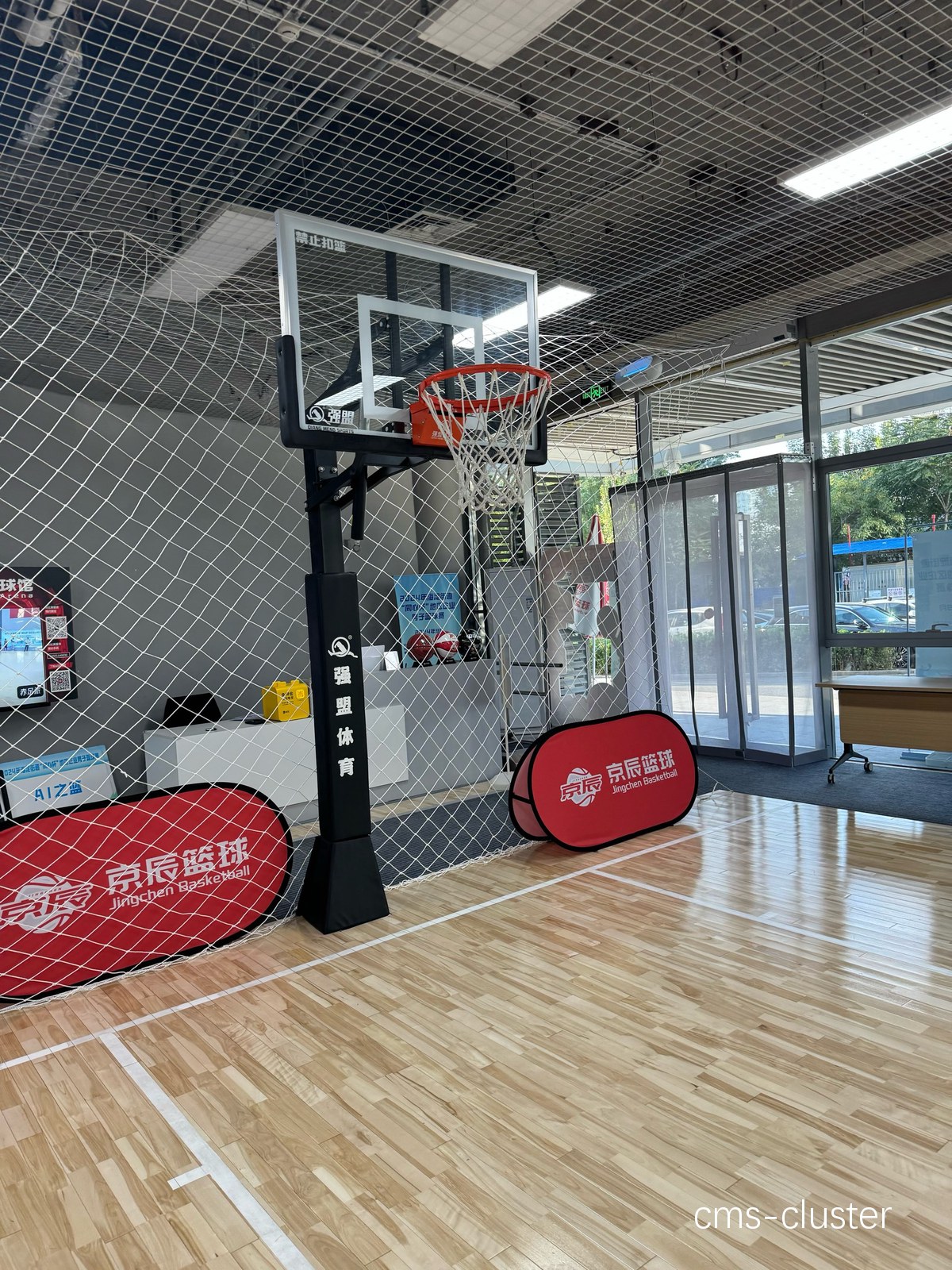 篮球俱乐部训练场景
