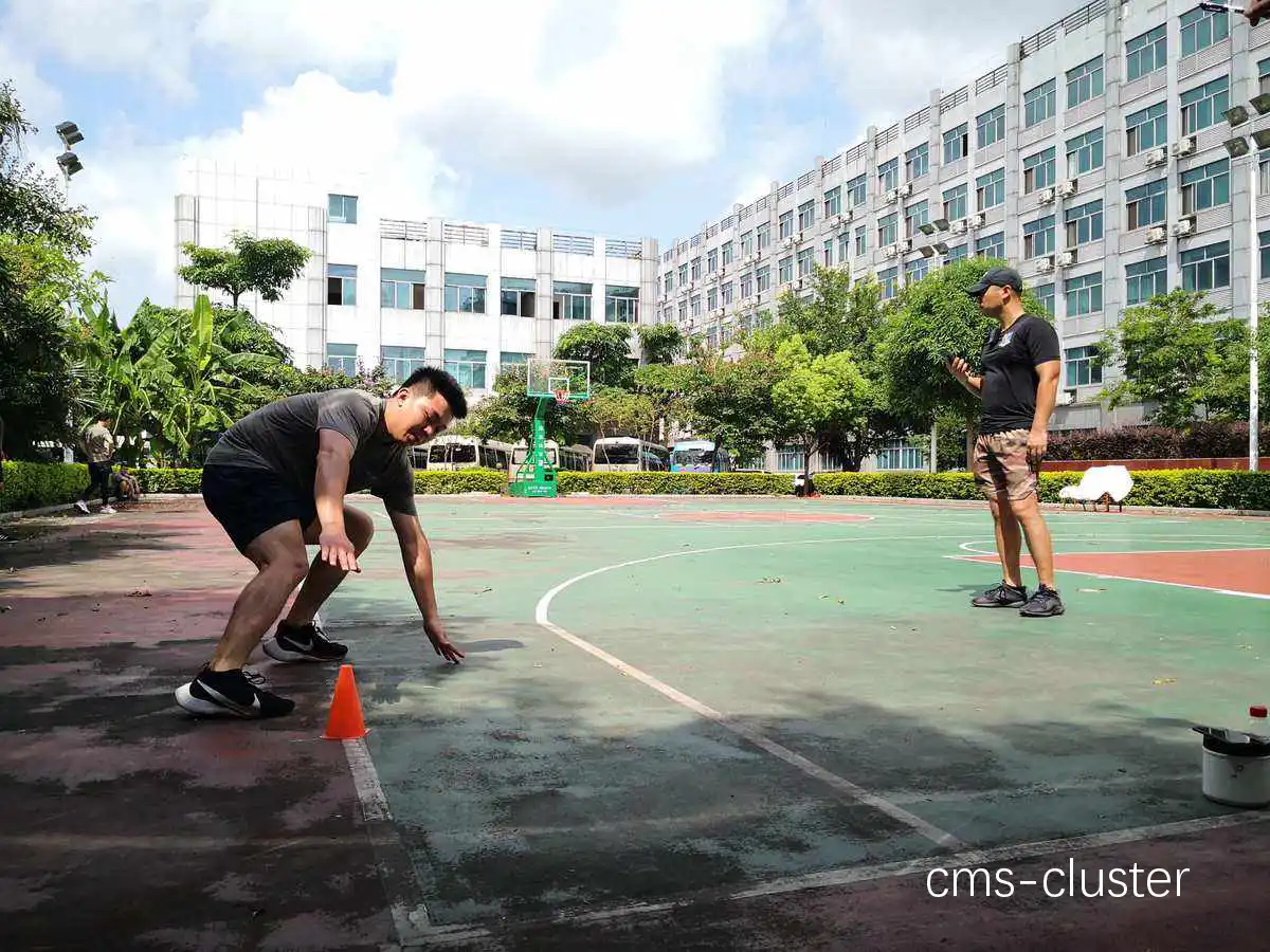 小组训练中的球员互动
