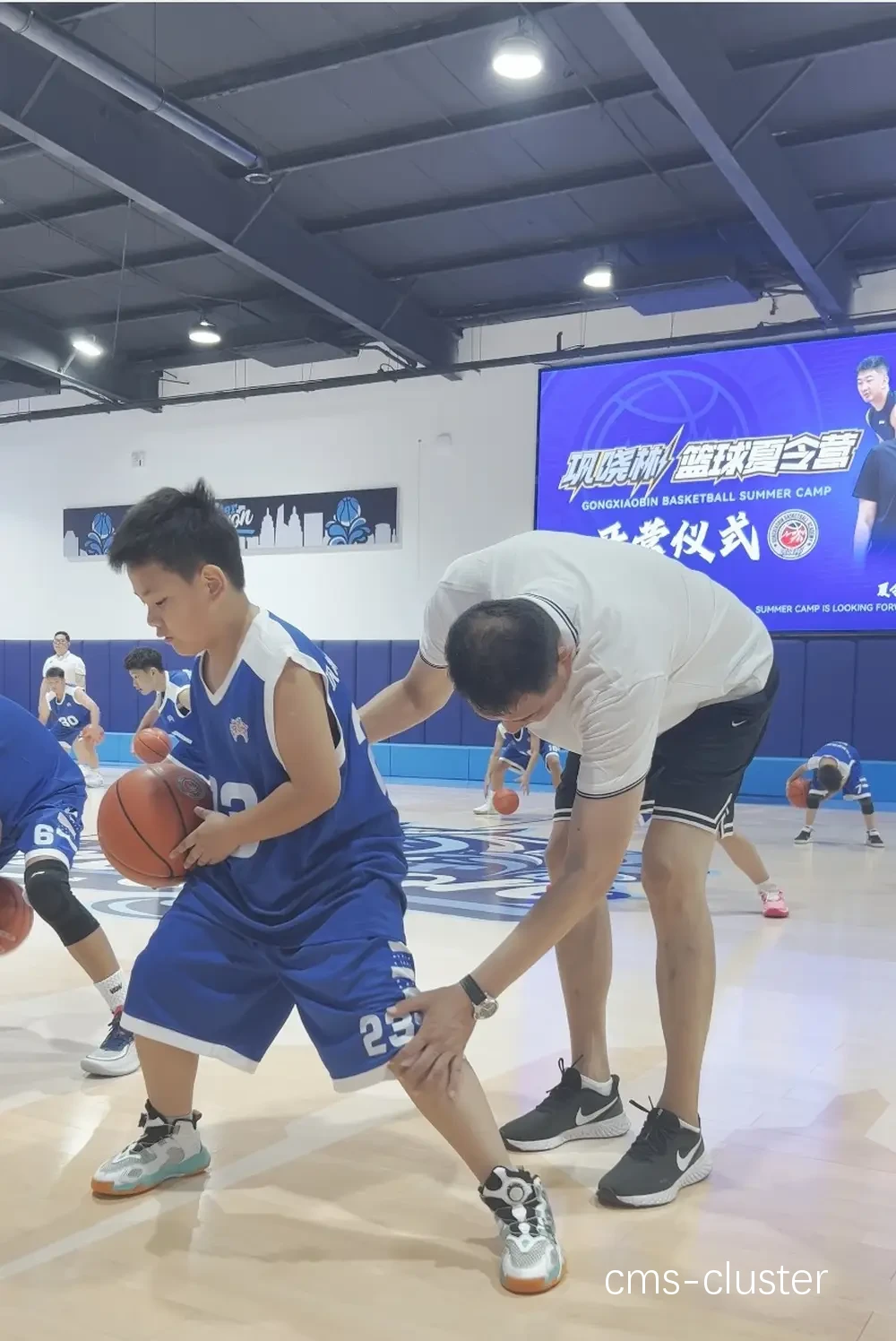 青少年篮球训练