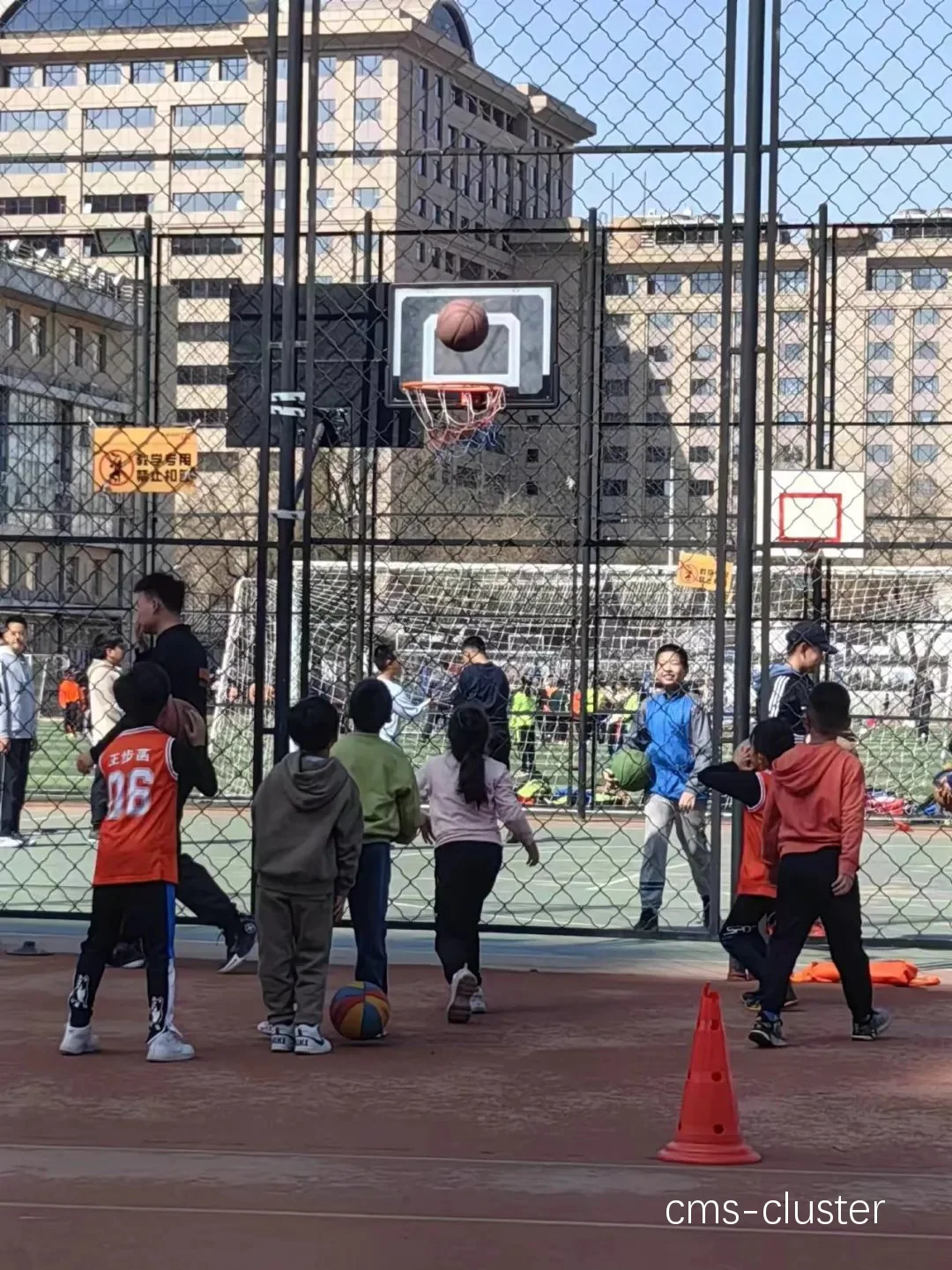 高质量篮球场地