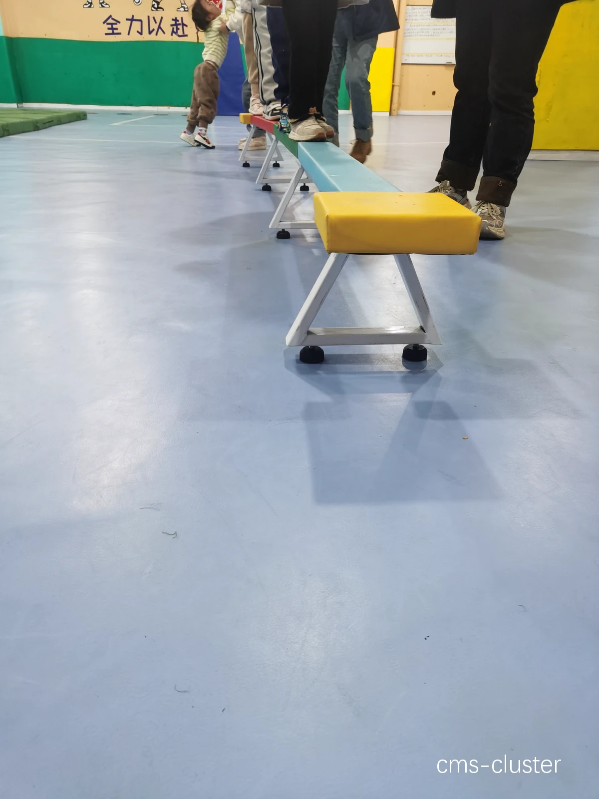 绿色篮球场