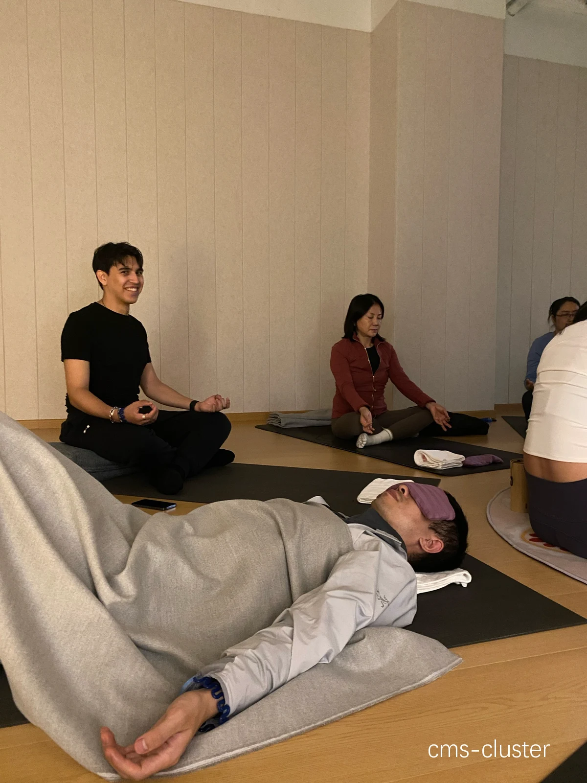 正念冥想示意图