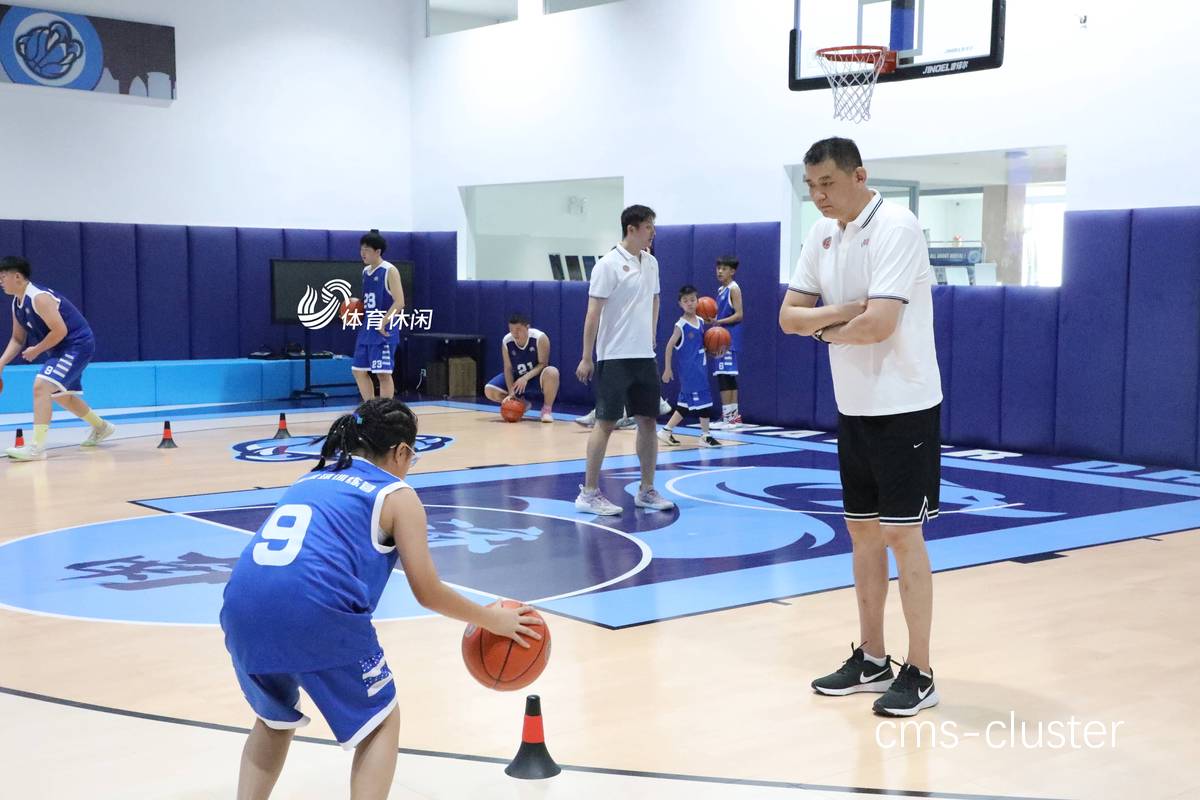 为什么宣传能帮助青少年更好地参与篮球训练