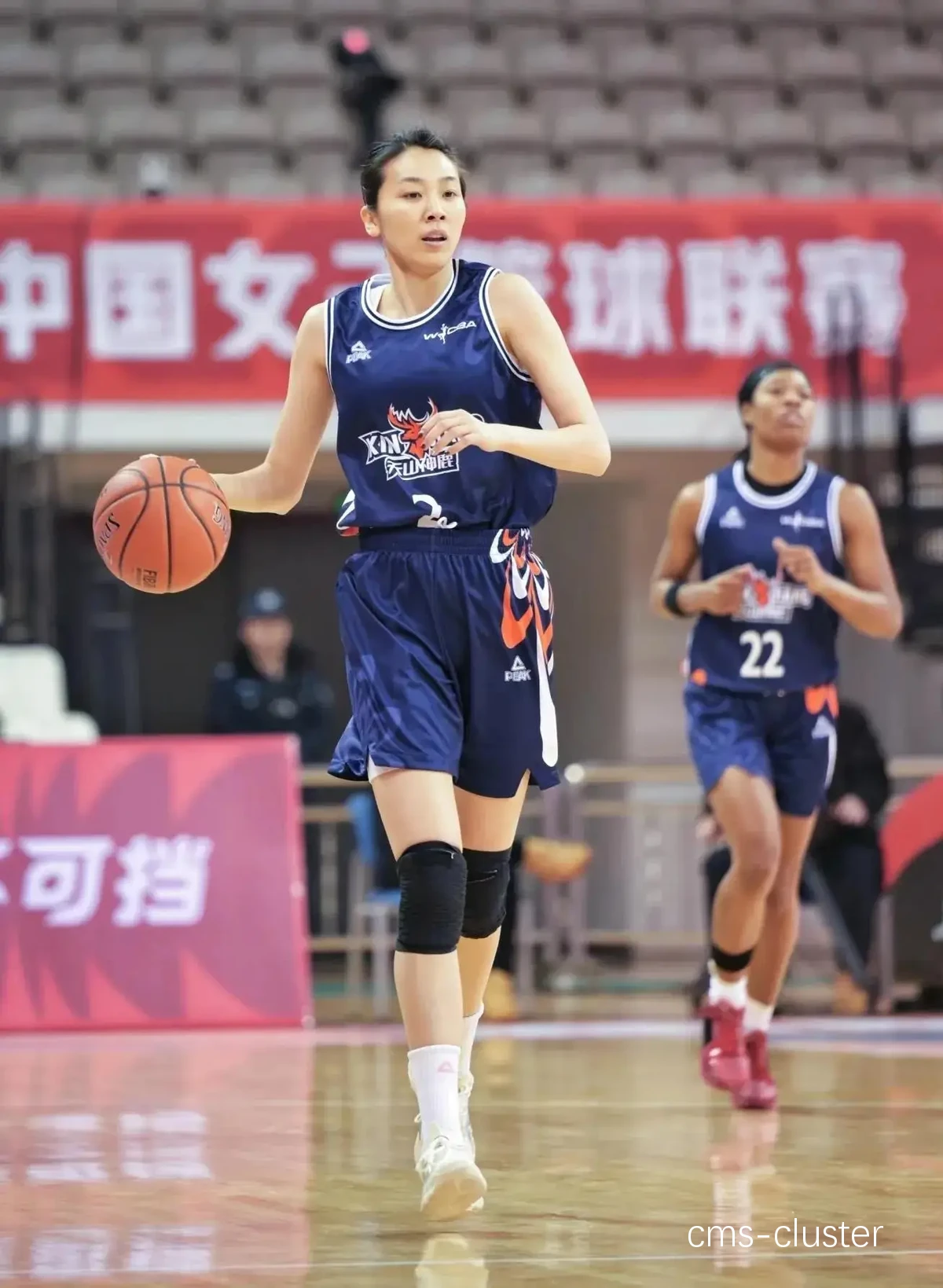 女篮队员如何通过智能情感训练增强团队协作