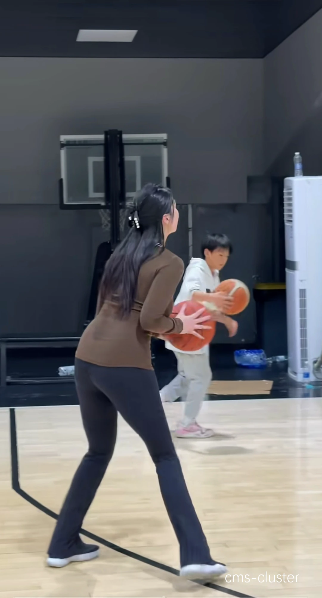 女性篮球运动员如何在训练中树立表率形象